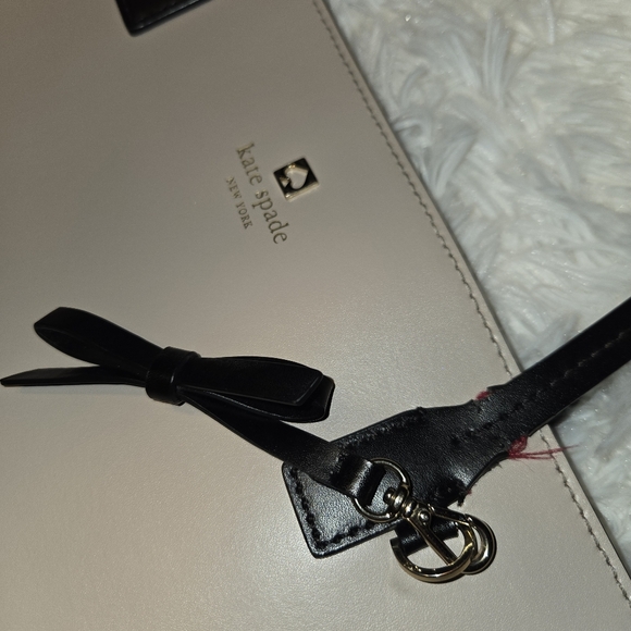 Kate Spade Large Leather Tote-FLAWS- See Description - Picture 14 of 14